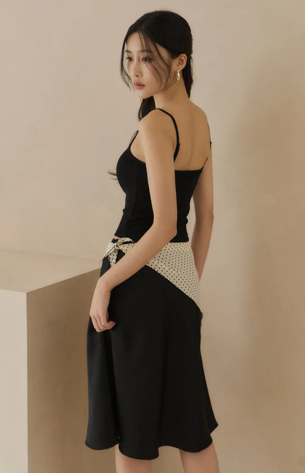 Satin Knee-Length Mermaid Skirt<br/>緞面魚尾及膝裙