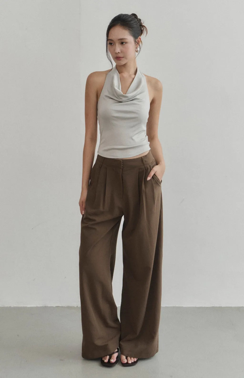 Satin Cowl-Neck Halter Bra Top<br/>法式緞光垂領削肩Bra Top