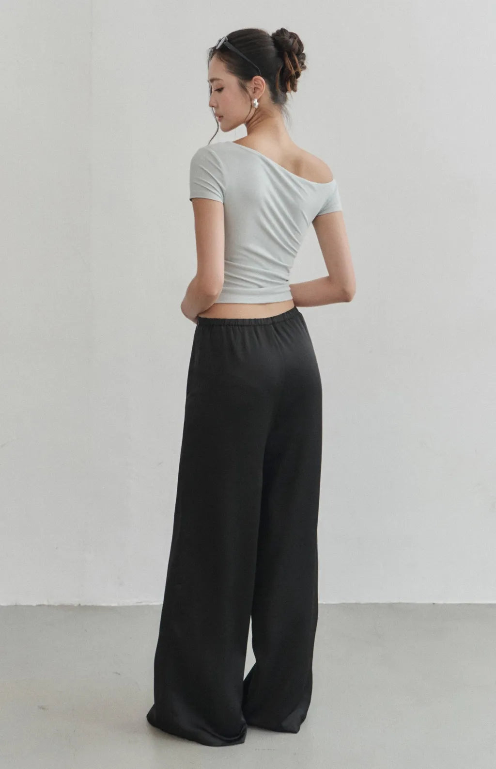 Asymmetric Ruched Short-Sleeve Bra Top<br/>斜領不對稱抓皺短袖Bra Top