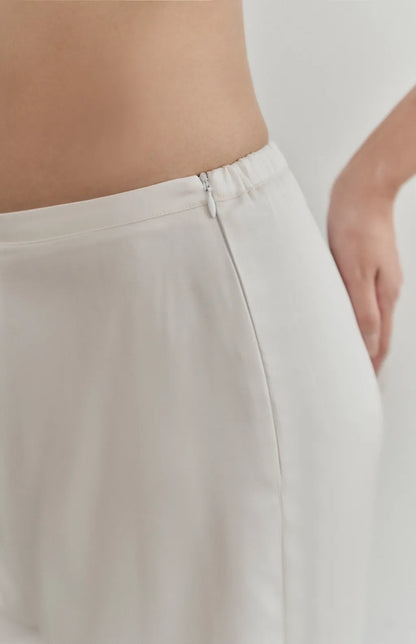 Silky Drapey Wide-Leg Trousers<br/>絲感垂墜寬褲