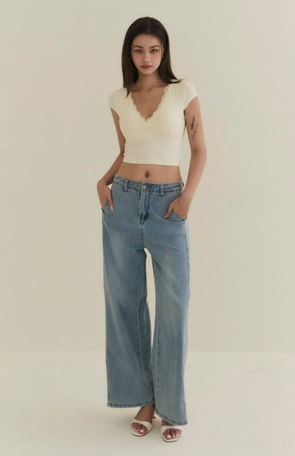 Lace-Trim Plunge Cap-Sleeve Bra Top<br/>蕾絲深V蓋袖Bra Top