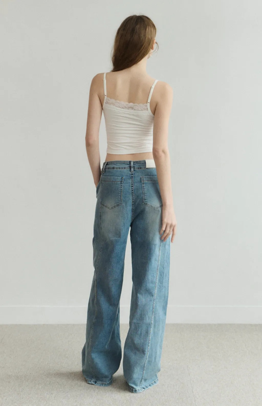 Barely-There Lace-Trim Cami Bra Top<br/>輕裸蕾絲平口細肩Bra Top