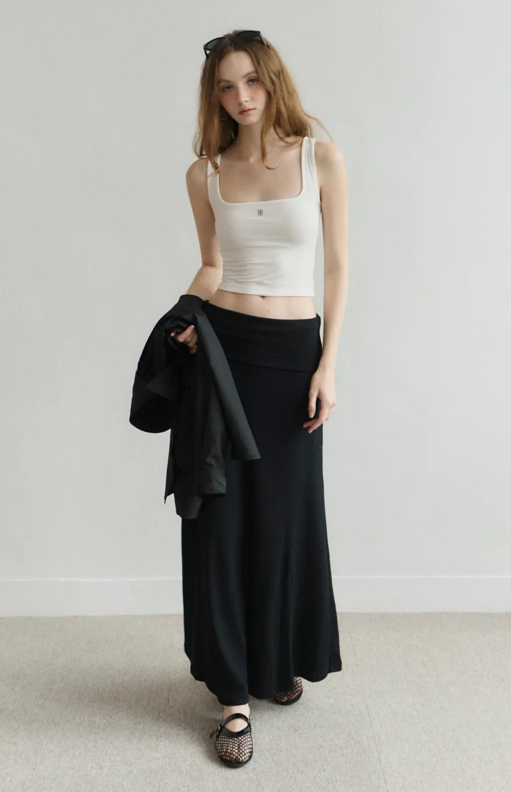 Barely-There Square-Neck Bra Top<br/>輕裸寬肩方領品牌刺繡Bra Top