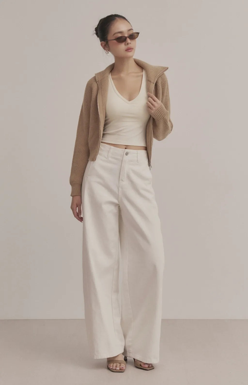 Ribbed V-Neck 3/4 Sleeve Crop Bra Top<br/>柔彈羅紋V領七分袖Bra Top