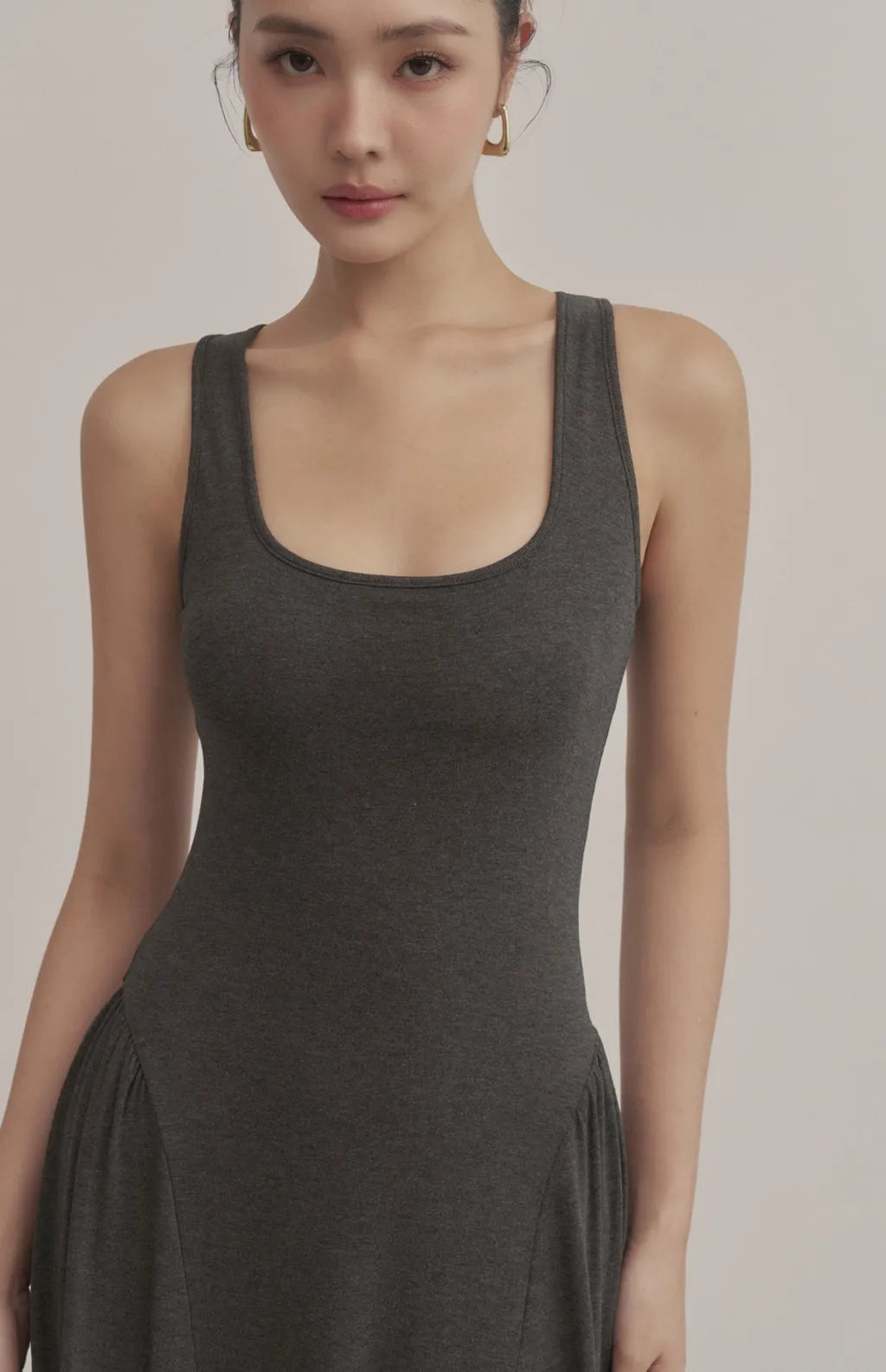 Square-Neck Ruched Maxi Bra Dress<br/>方領削肩抓皺修身Bra Dress