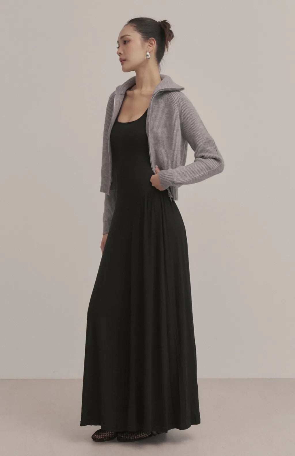 Square-Neck Ruched Maxi Bra Dress<br/>方領削肩抓皺修身Bra Dress