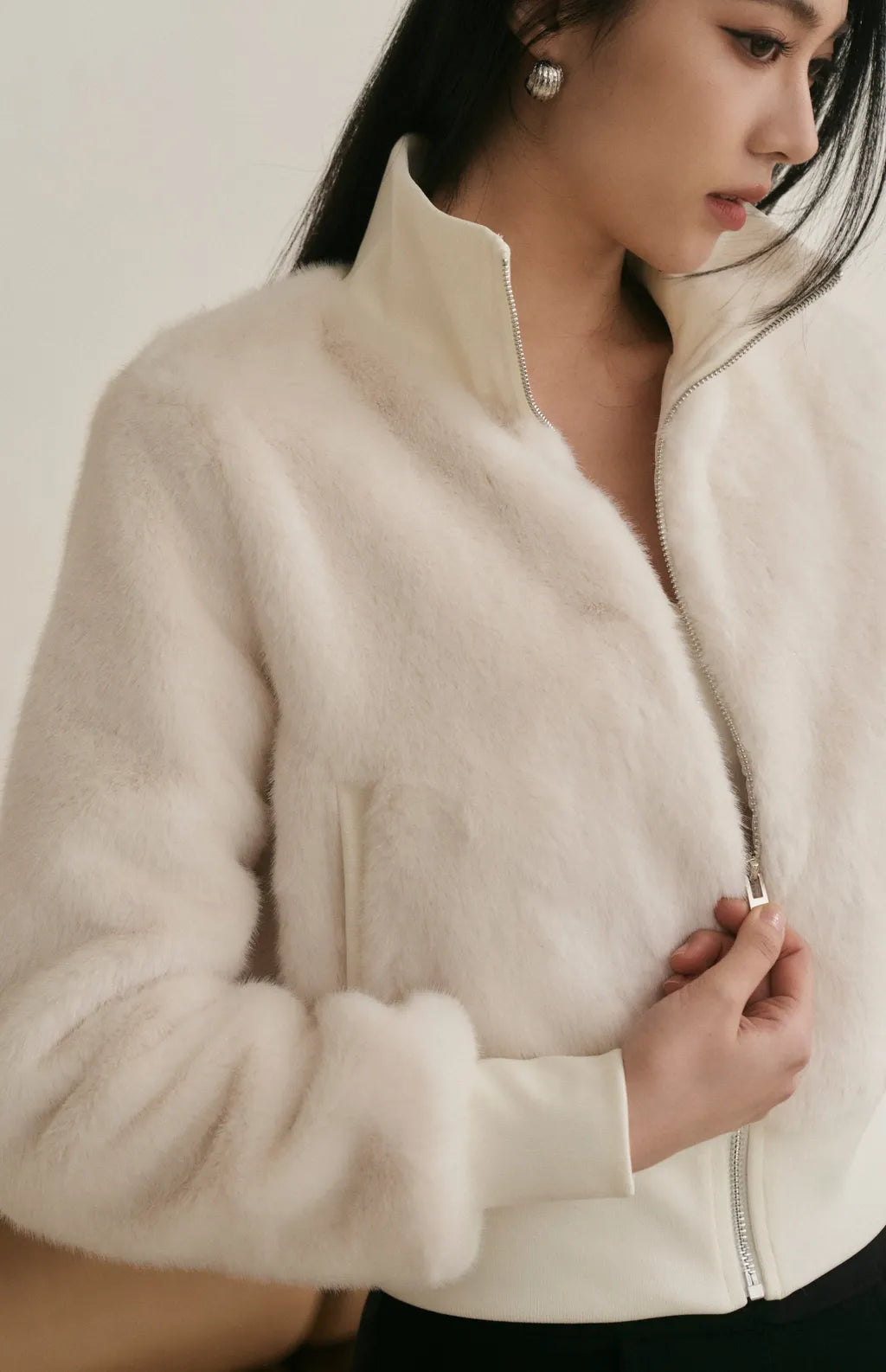 Faux Fur Zip-Up Jacket <br/>貂毛感立領拉鍊外套 By Beigy - Milu