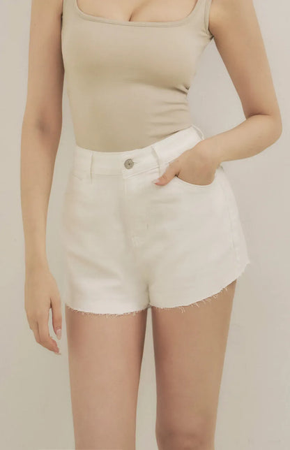 Raw Hem Denim Shorts<br/>簡約質感不收邊牛仔短褲