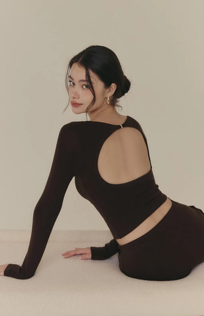 Cozy Wool-Blend Backless Long Sleeve Bra Top<br/>羊毛暖絨船型領美背長袖Bra Top