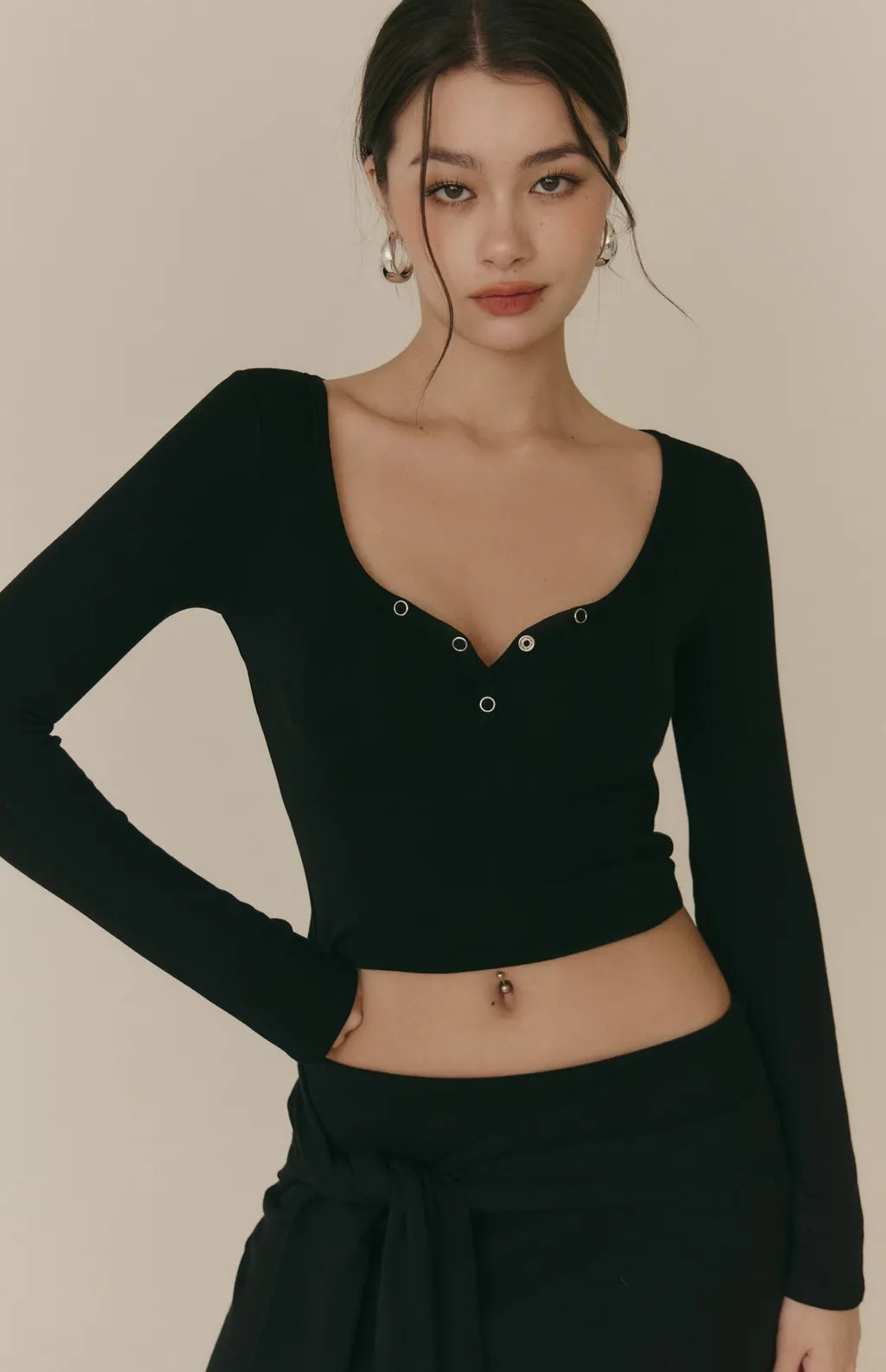 Cozy Wool-Blend Heart Shape Long-Sleeve Bra Top<br/>羊毛暖絨桃心領排釦長袖Bra Top