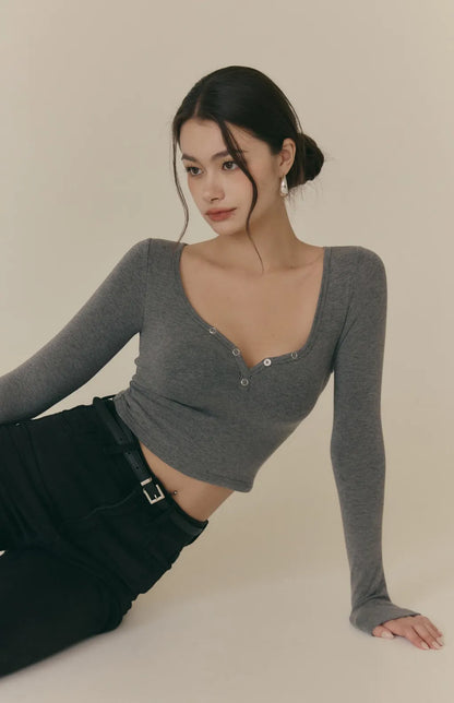 Cozy Wool-Blend Heart Shape Long-Sleeve Bra Top<br/>羊毛暖絨桃心領排釦長袖Bra Top
