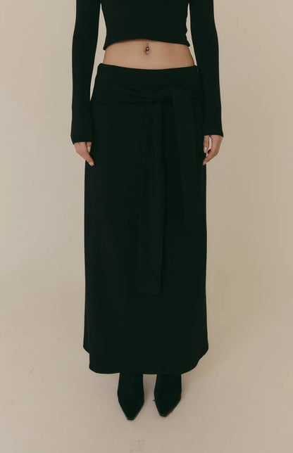 Cozy Wool-Blend Tie-Waist Long Skirt<br/>羊毛暖絨假兩件綁帶裙