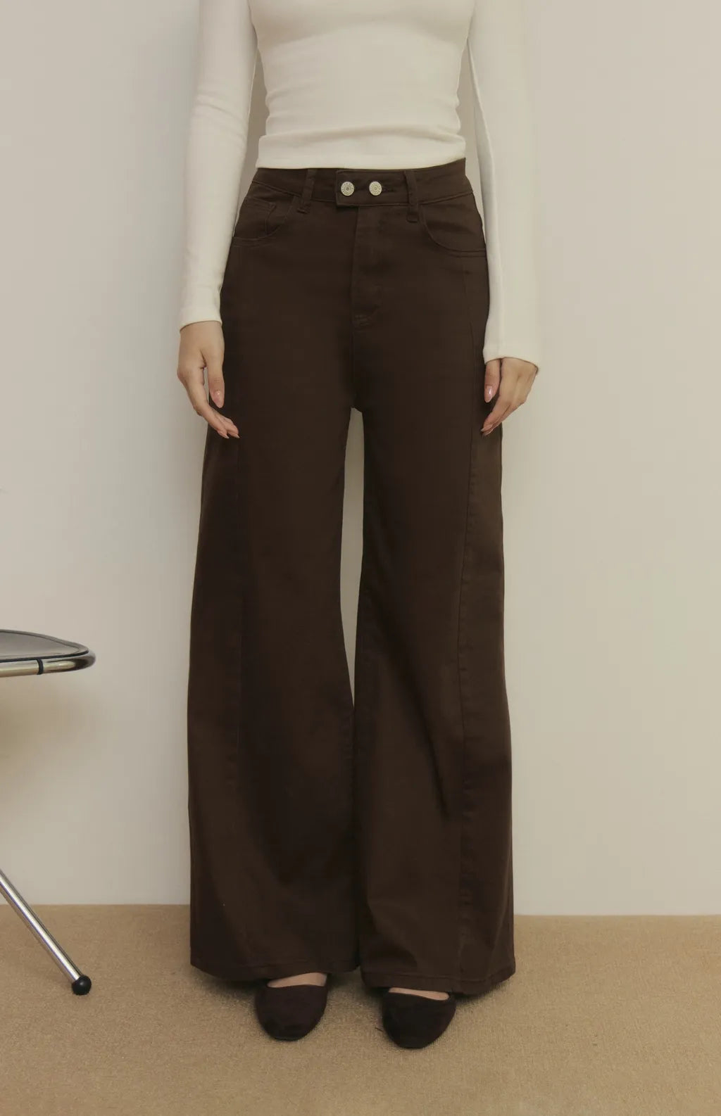 Center Seam Wide Leg Jeans<br/>俐落車線修身牛仔寬褲