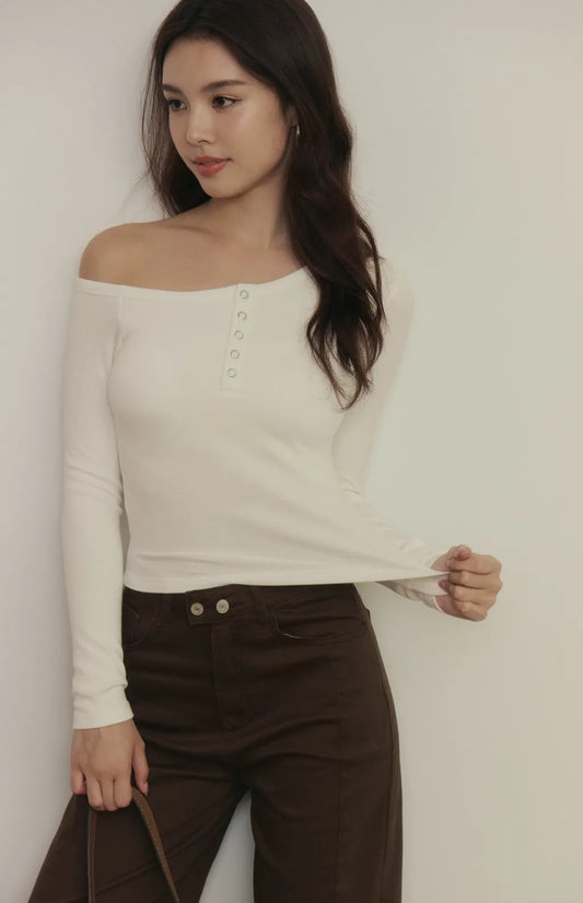 (最後現貨) Off-Shoulder Buttoned Long-Sleeve Bra Top<br/>斜肩可開釦長袖Bra Top -【M】