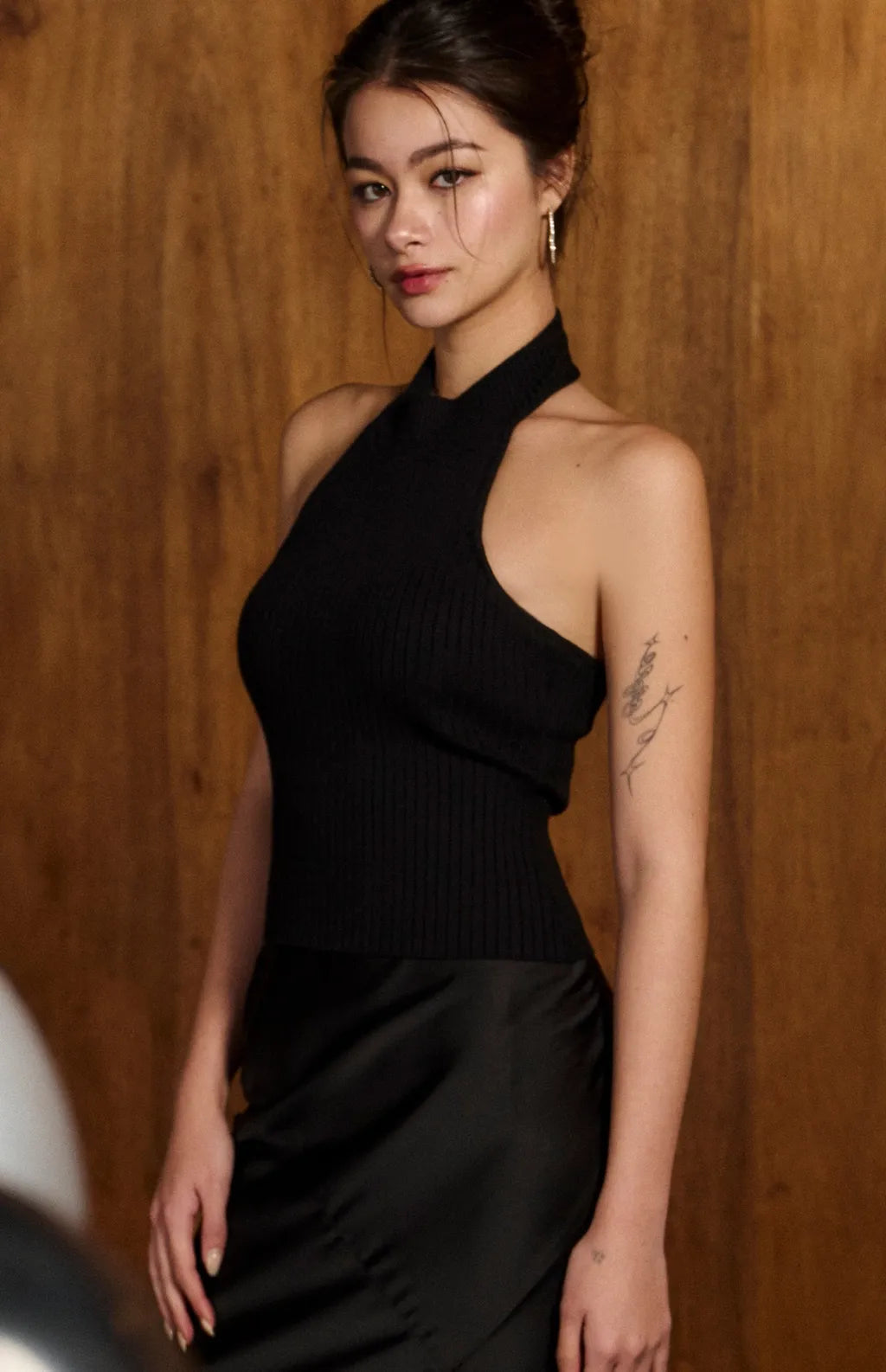 Halter Open-Back Ribbed Bra Top<br/>立領削肩針織美背Bra Top