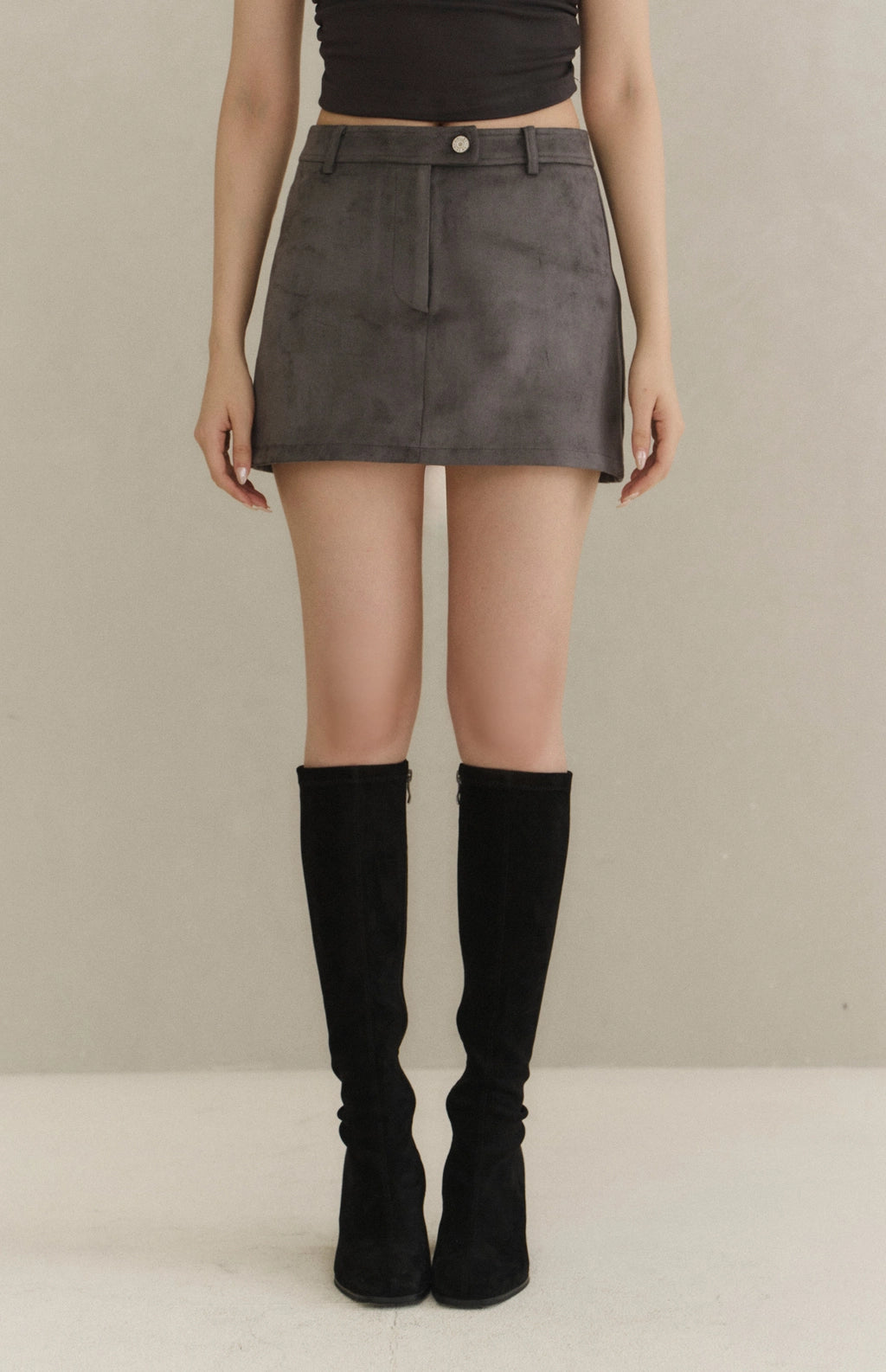 Minimal Suede A-Line Skort<br/>極簡A字麂皮短褲裙