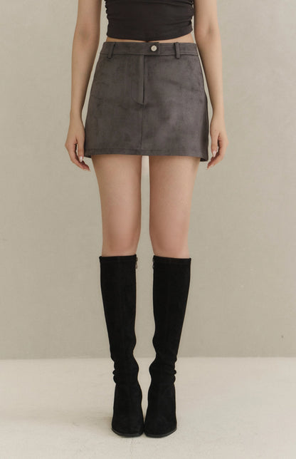 Minimal Suede A-Line Skort<br/>極簡A字麂皮短褲裙