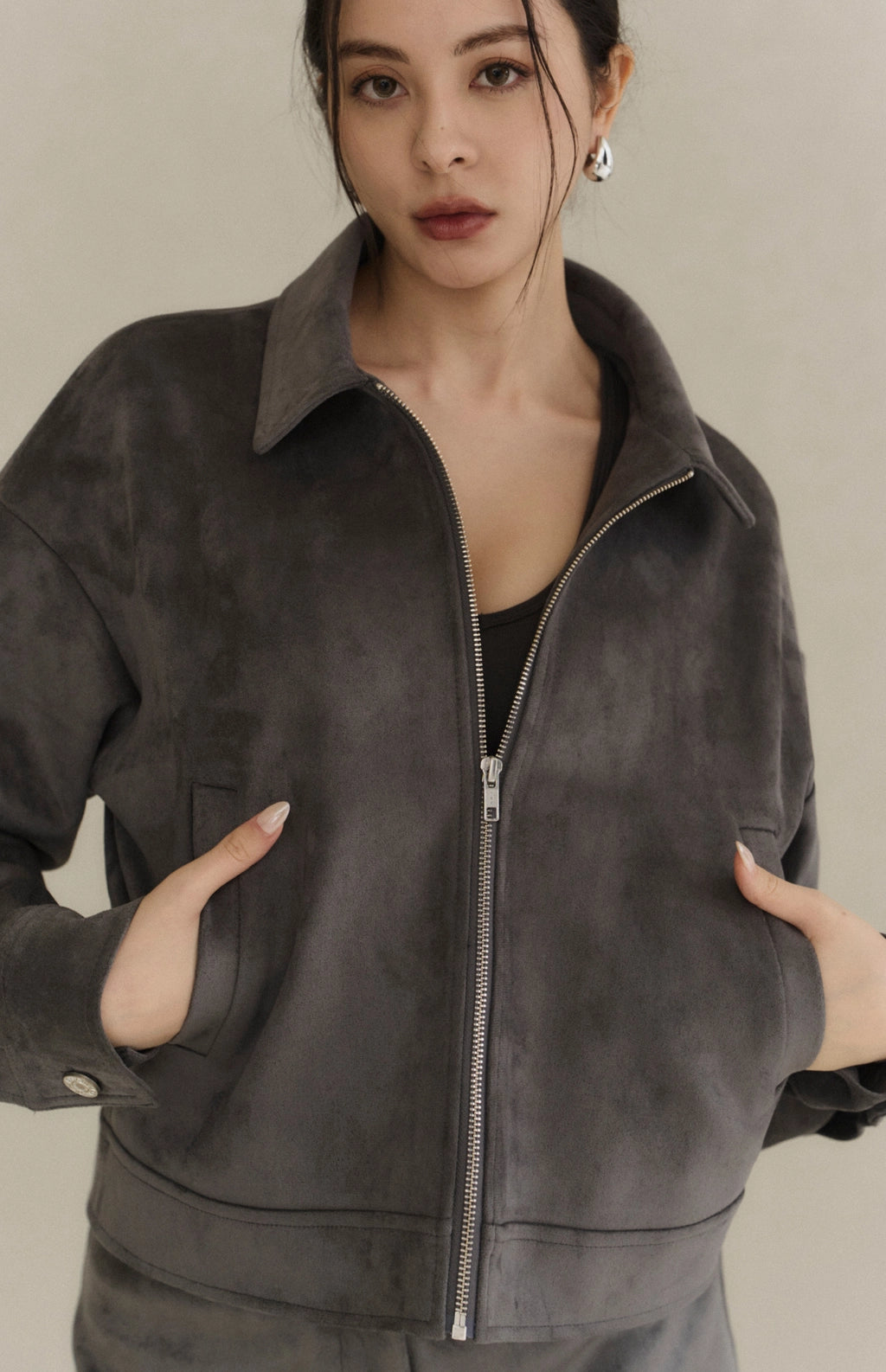 Minimal Suede Collared Zip Jacket<br/>極簡翻領麂皮外套