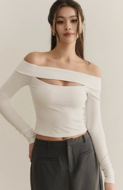 Off-Shoulder Cut-Out Long Sleeve Bra Top<br/>露肩一字領簍空長袖Bra Top