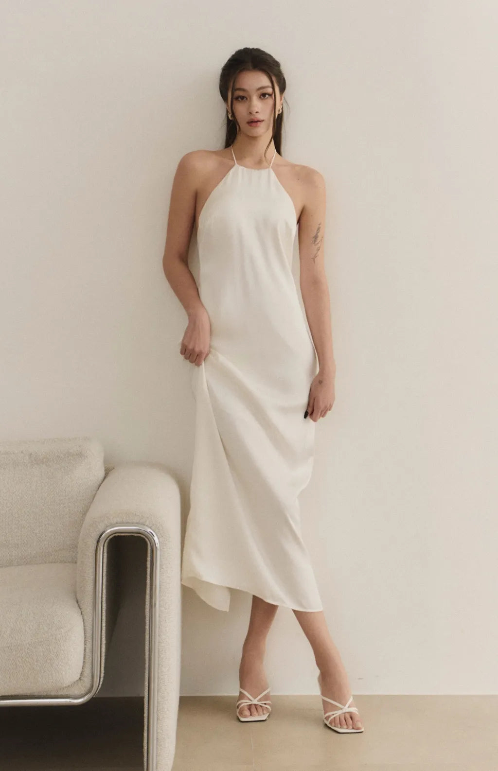 Goddess Satin Halter Open-Back Maxi Bra Dress<br/>女神緞面削肩美背長Bra Dress