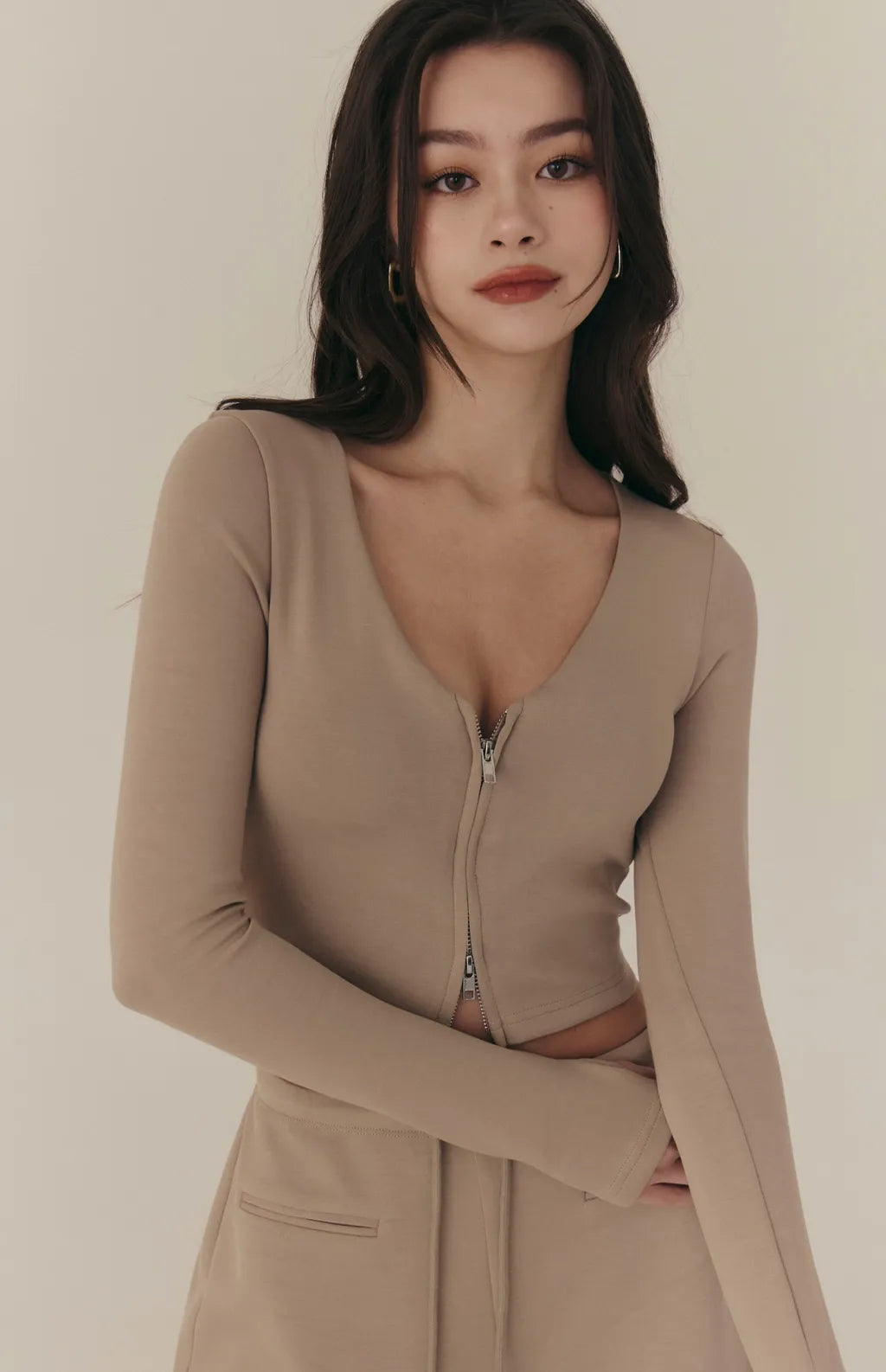 (現貨) Cloud V-Neck Zip Long-Sleeve Bra Top<br/>雲感太空棉V領修身拉鍊長袖Bra Top -【S】