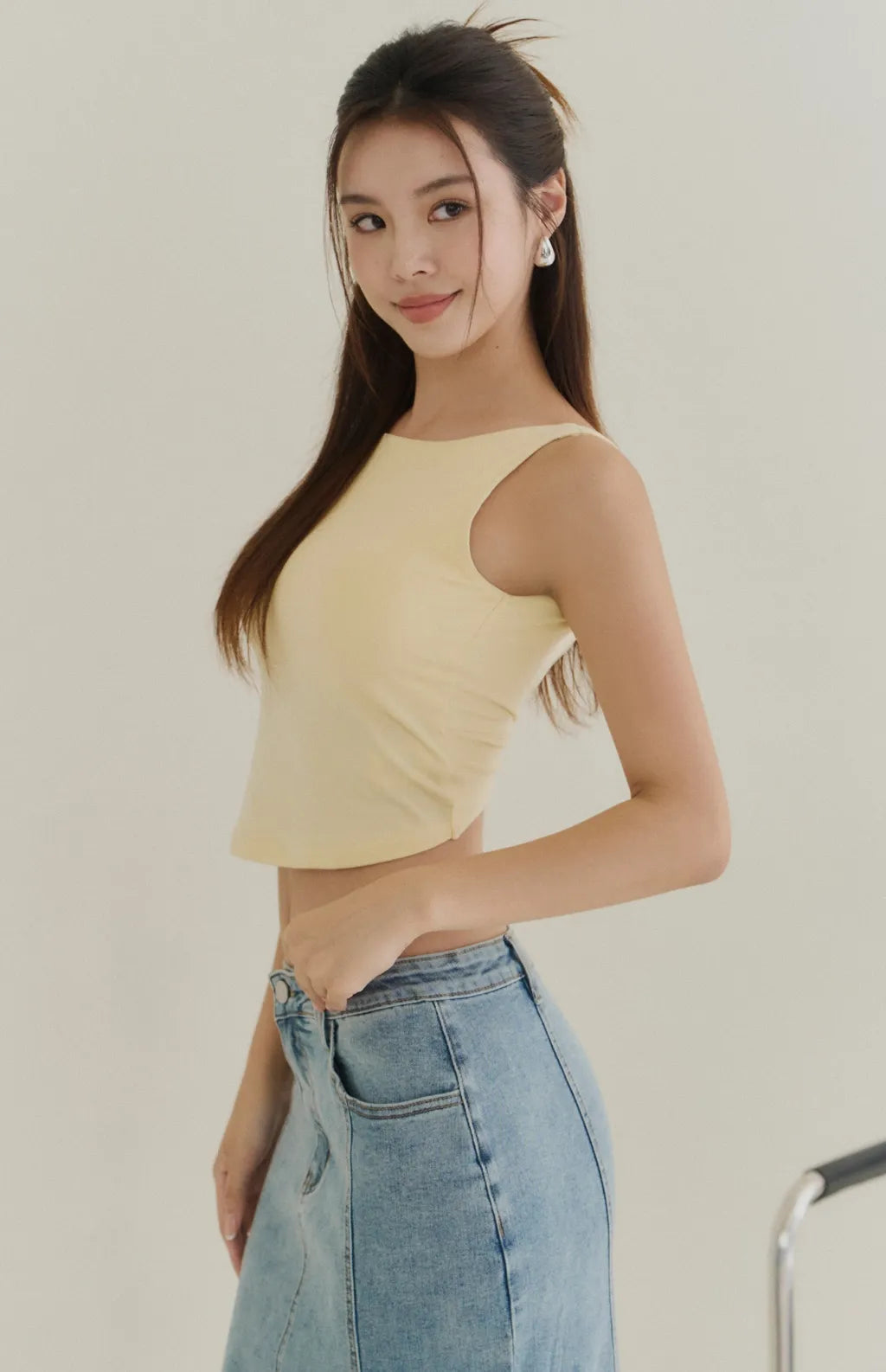 Boat Neck Twist Back Bra Top<br/>柔感船領扭結美背Bra Top