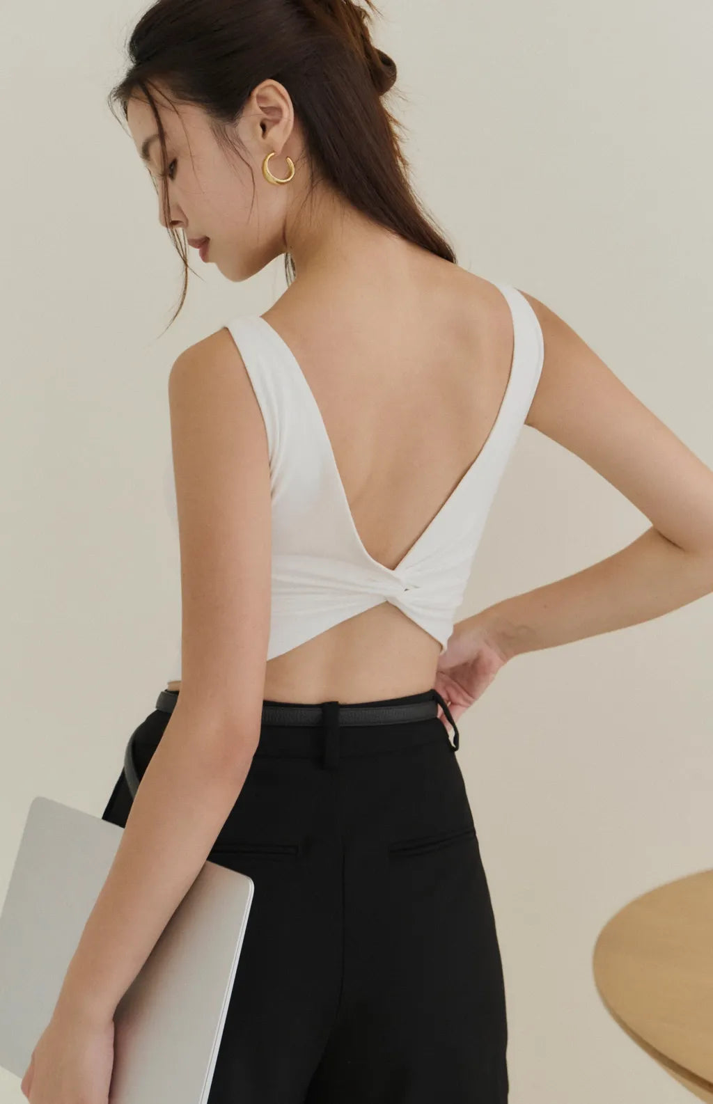 Boat Neck Twist Back Bra Top<br/>柔感船領扭結美背Bra Top