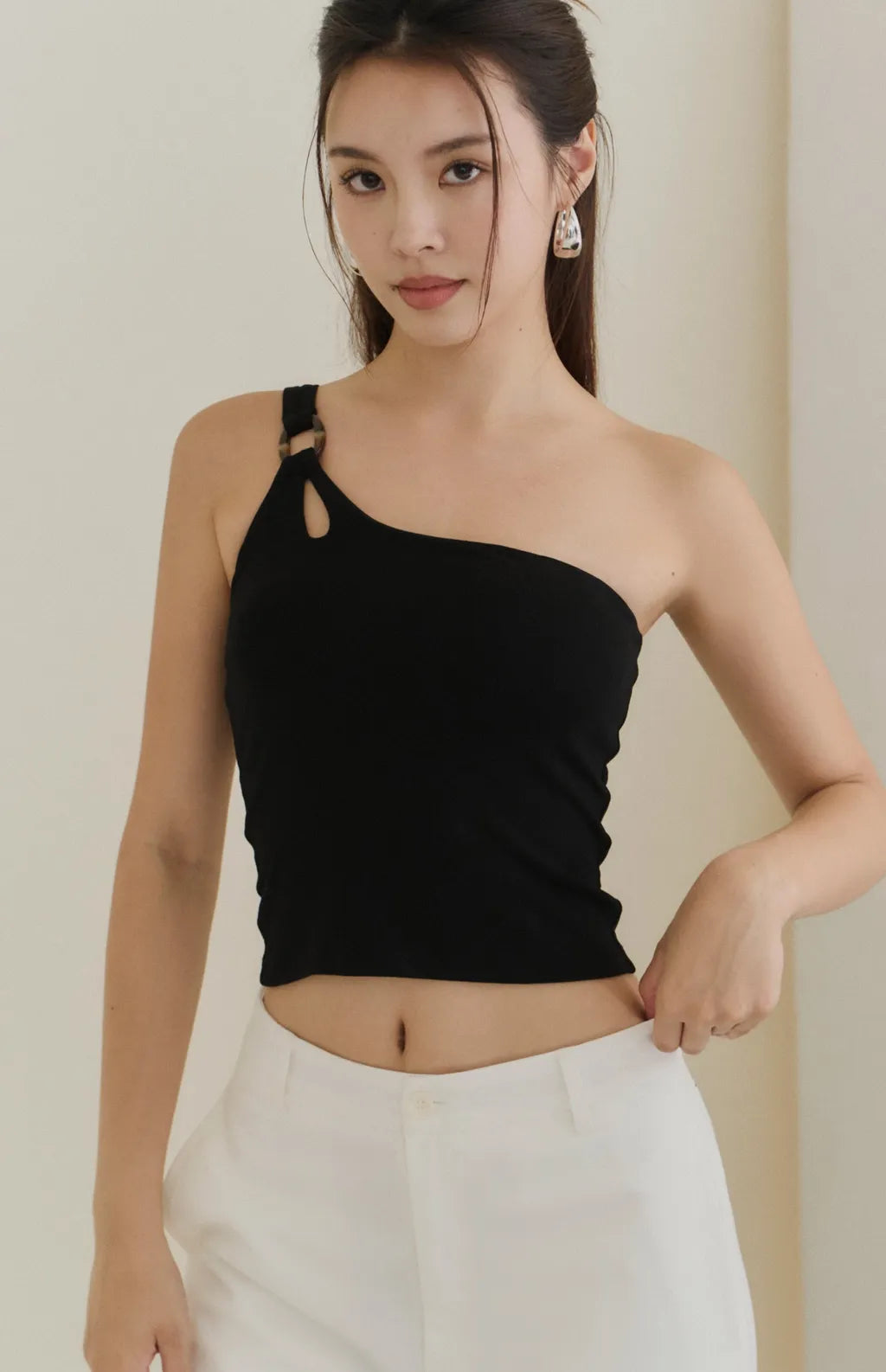 One-Shoulder Ring Bra Top<br/>單肩鏤空扣環Bra Top