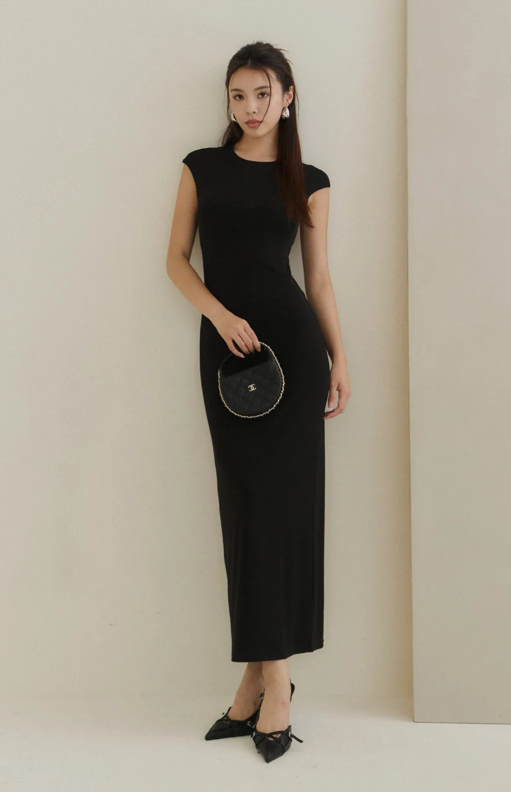 Minimal Open-Back Short-Sleeve Bra Dress<br/>極簡挖背短袖修身Bra Dress