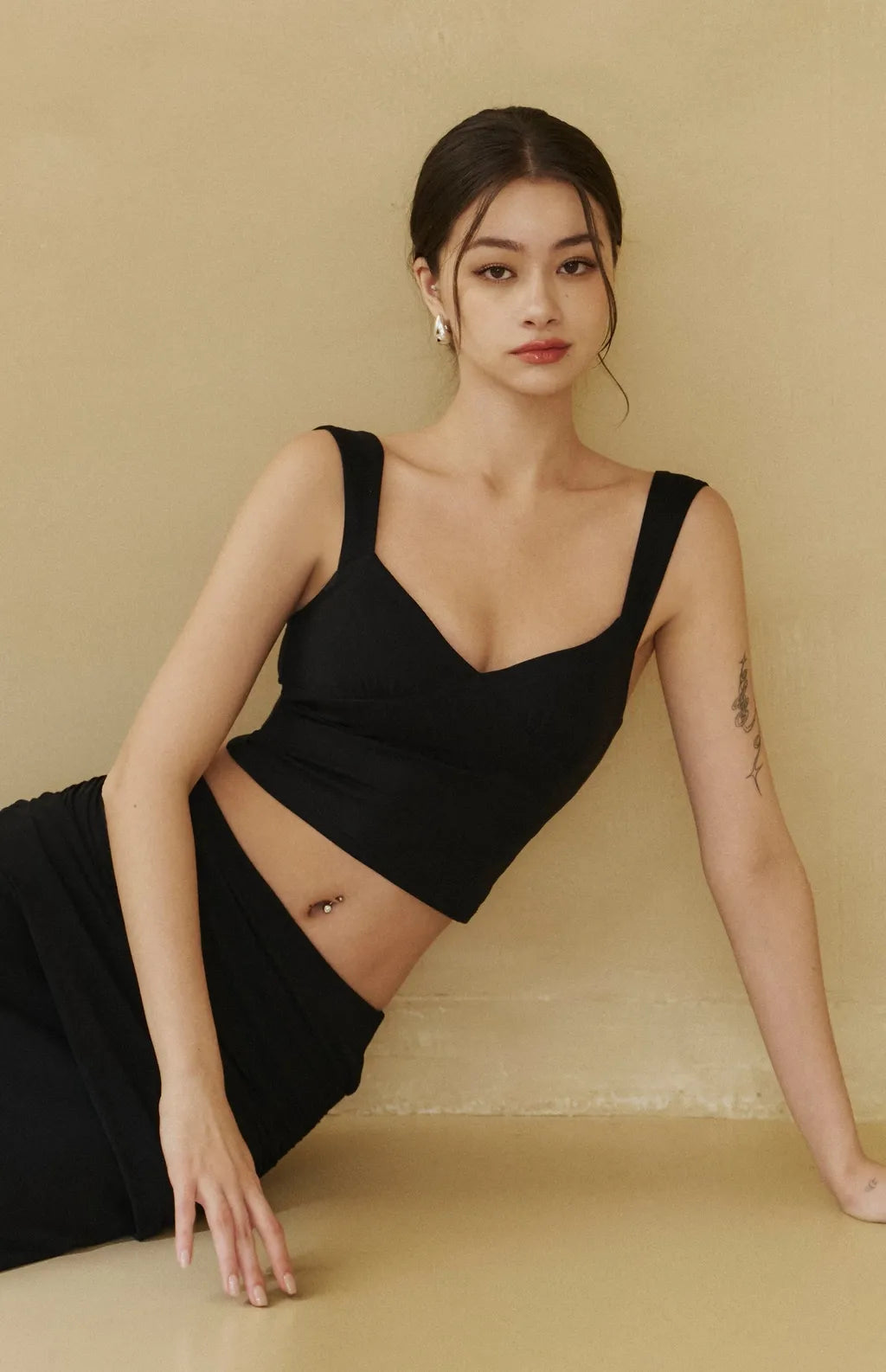 Wide Strap V-Neck Ruched Bra Top<br/>寬肩V領美胸抓皺Bra Top