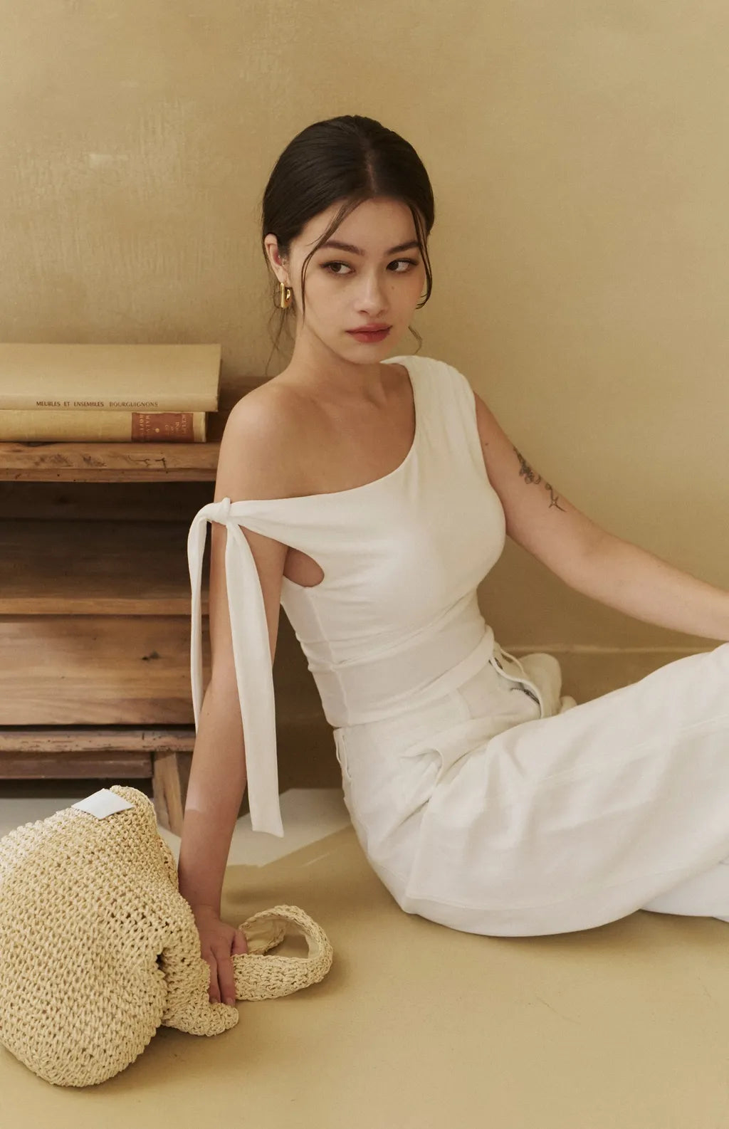 One-Shoulder Ruched Knot Tie Bra Top<br/>單肩抓皺褶綁帶Bra Top