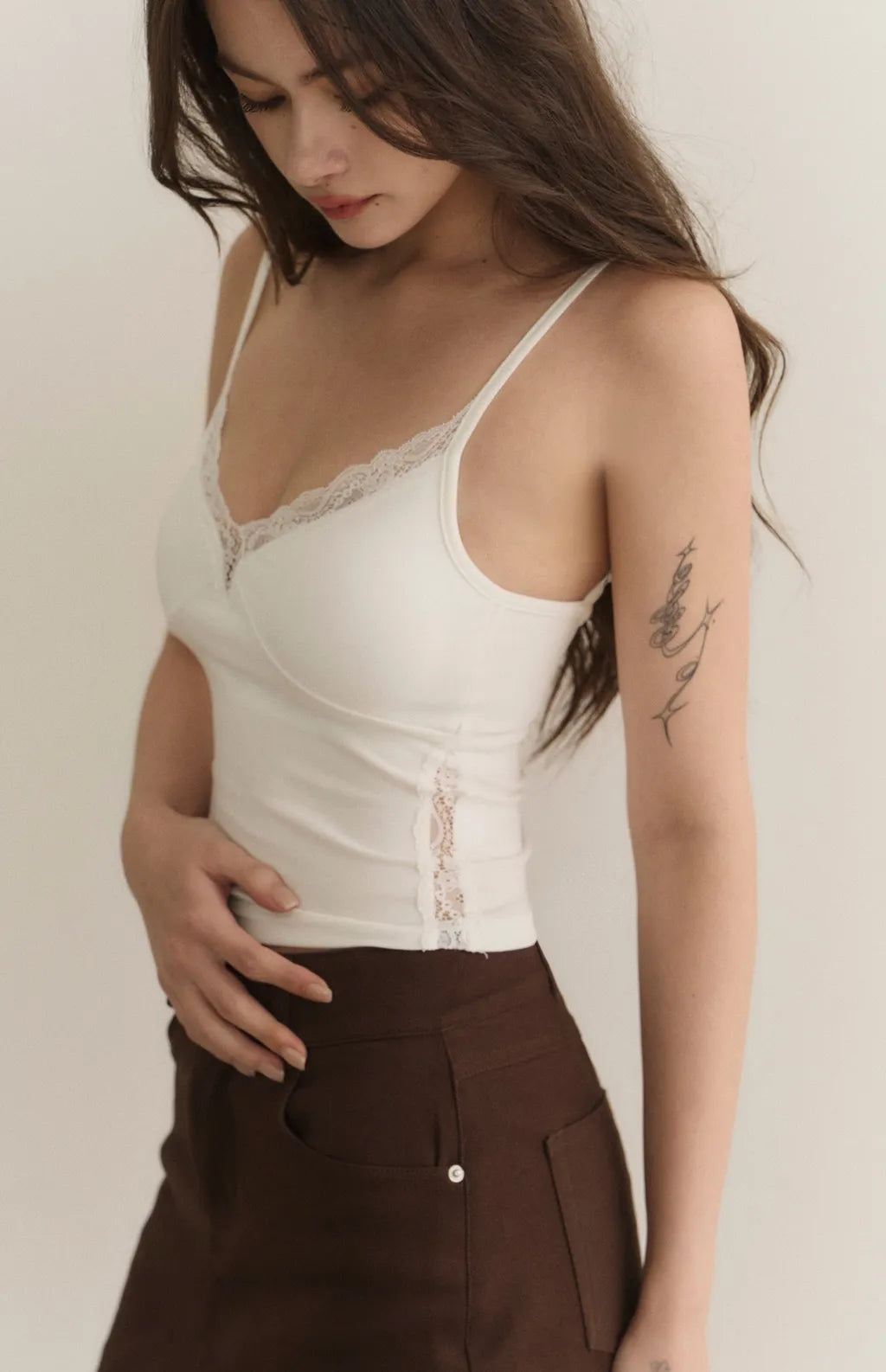 Lace-Trim Spaghetti Strap Bra Top<br/>細肩蕾絲簍空Bra Top