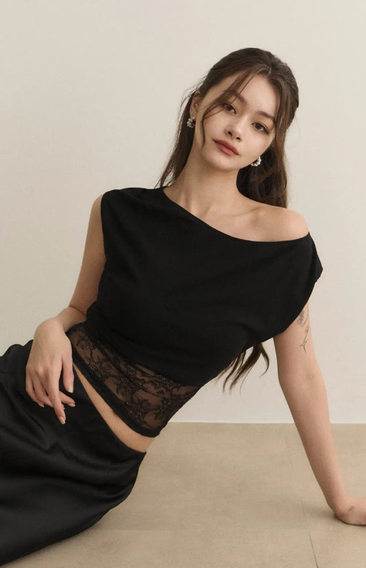 Asymmetric Lace Panel Bra Top<br/>斜領露肩拼接蕾絲Bra Top