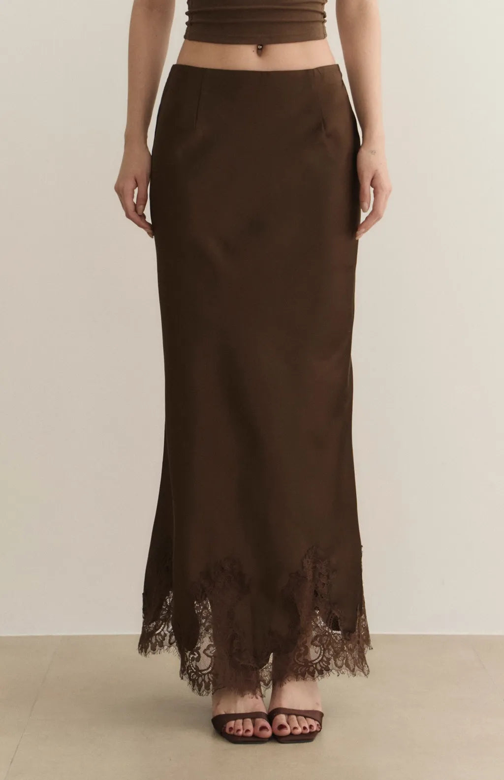 Satin Lace Trim Mermaid Maxi Skirt<br/>緞面蕾絲鑲邊魚尾裙