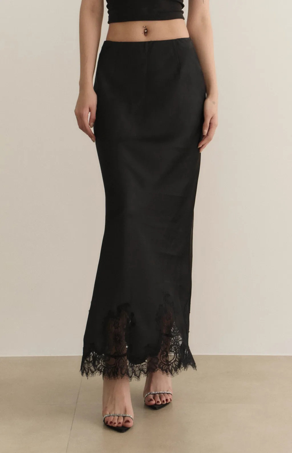 Satin Lace Trim Mermaid Maxi Skirt<br/>緞面蕾絲鑲邊魚尾裙