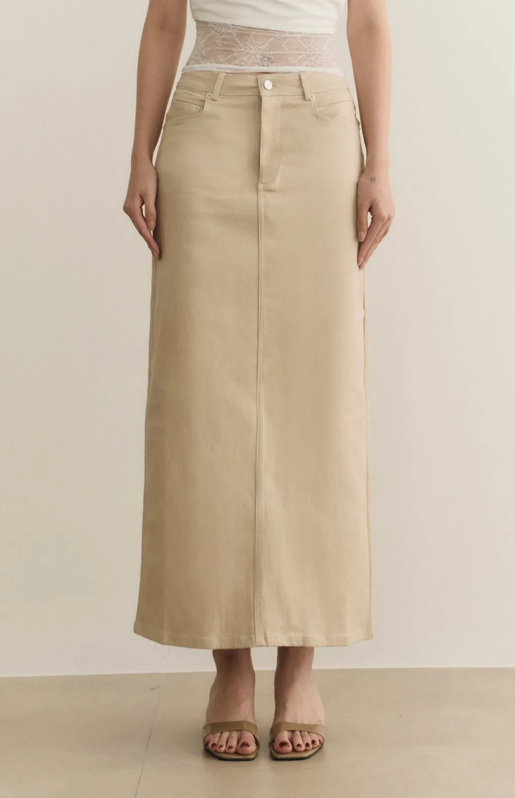 French Minimal Back-Slit Denim Midi Skirt<br/>法式極簡後開衩牛仔裙