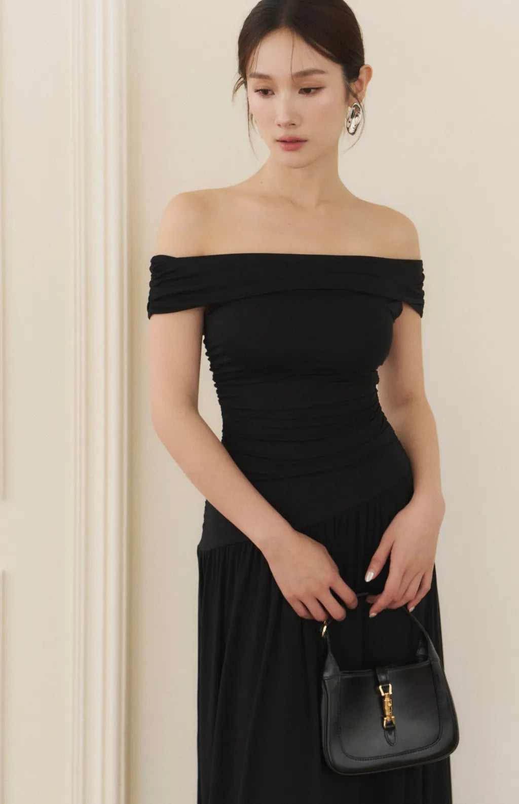 Off-Shoulder Ruched Maxi Bra Dress<br/>法式平肩抓皺修身Bra Dress