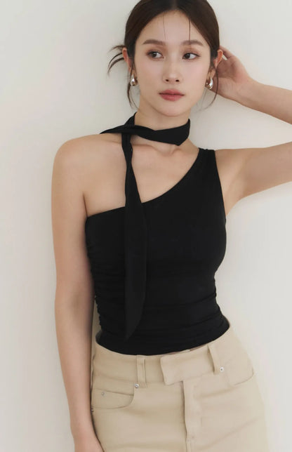 One-Shoulder Ruched Bra Top with Scarf<br/>單肩繞脖抓皺Bra Top(附領巾)