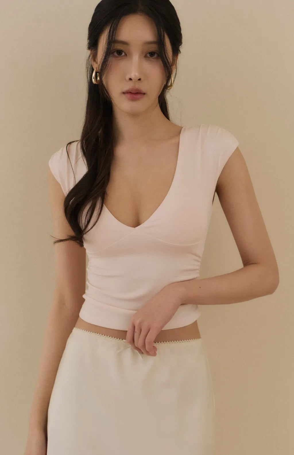 Tencel Plunge Cap-Sleeve Bra Top<br/>天絲裸感V領包袖Bra Top
