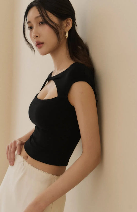 Boatneck Twist-Front Cutout Bra Top<br/>船型領扭結鏤空造型Bra Top