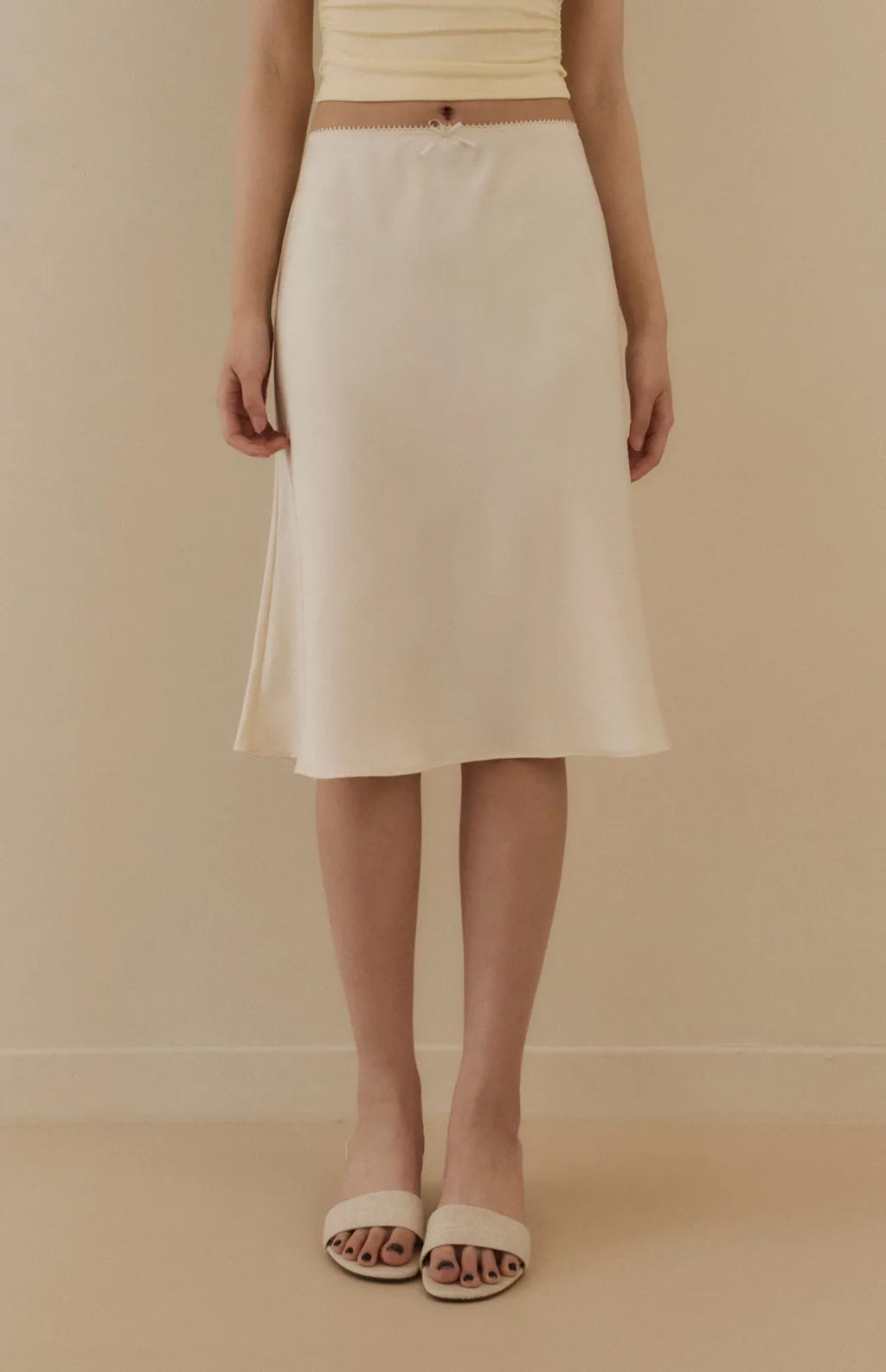 Satin Knee-Length Mermaid Skirt<br/>緞面魚尾及膝裙