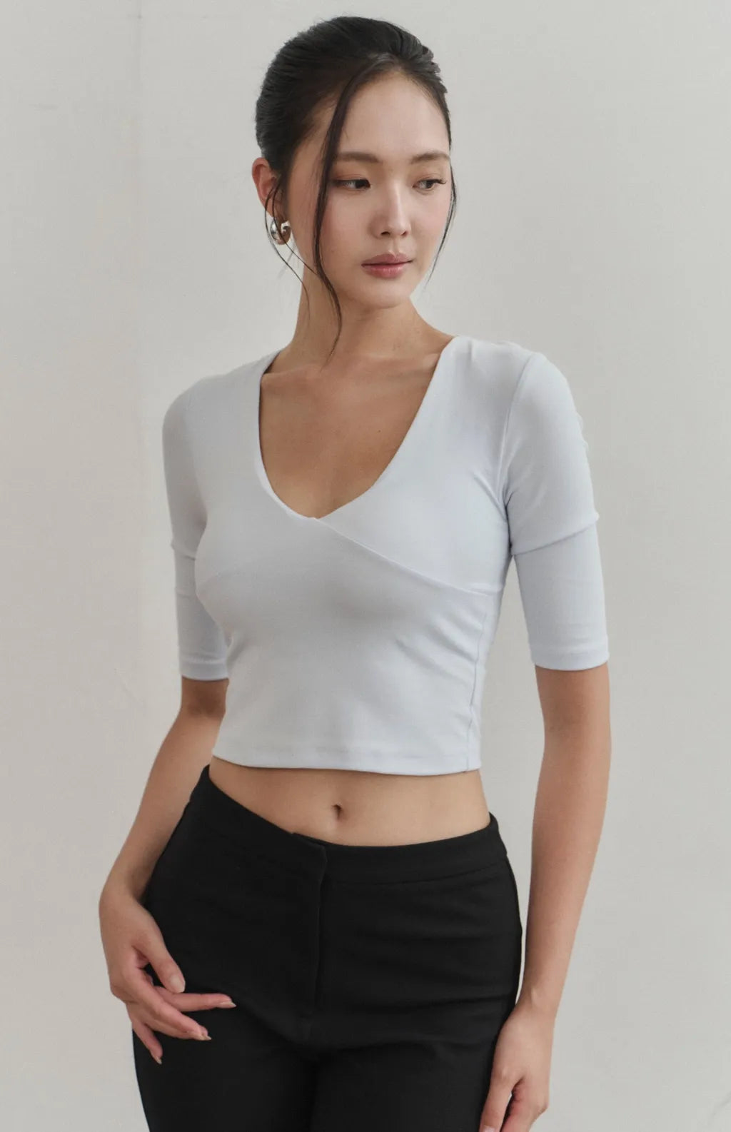 Half-Sleeve V-Neck Bra Top<br/>五分袖美胸V領Bra Top