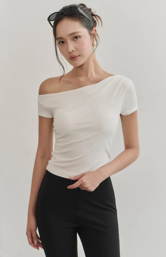 Asymmetric Ruched Short-Sleeve Bra Top<br/>斜領不對稱抓皺短袖Bra Top