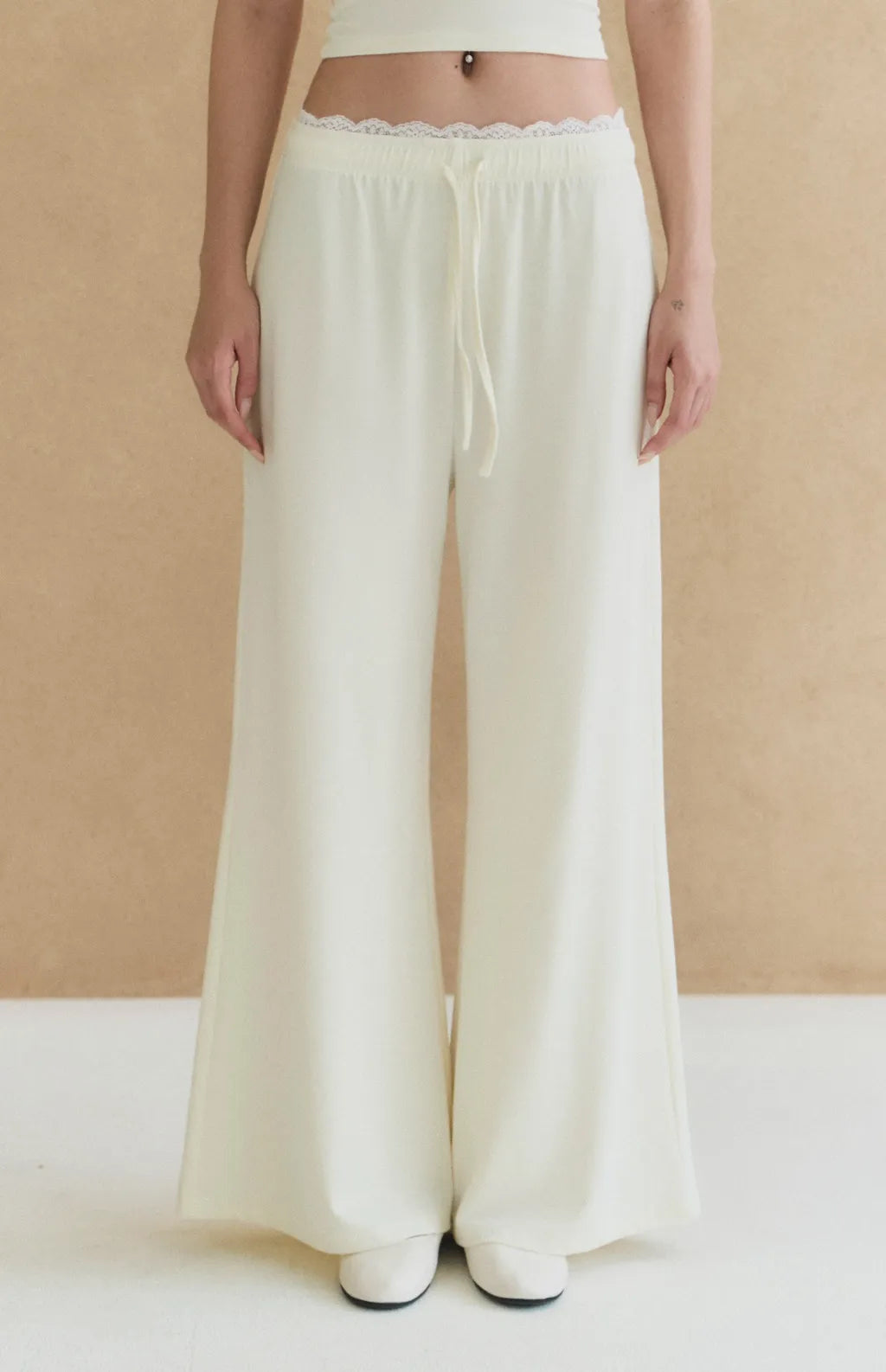 Lace-Trim Drawstring Wide-Leg Pants<br/>蕾絲滾邊抽繩寬褲