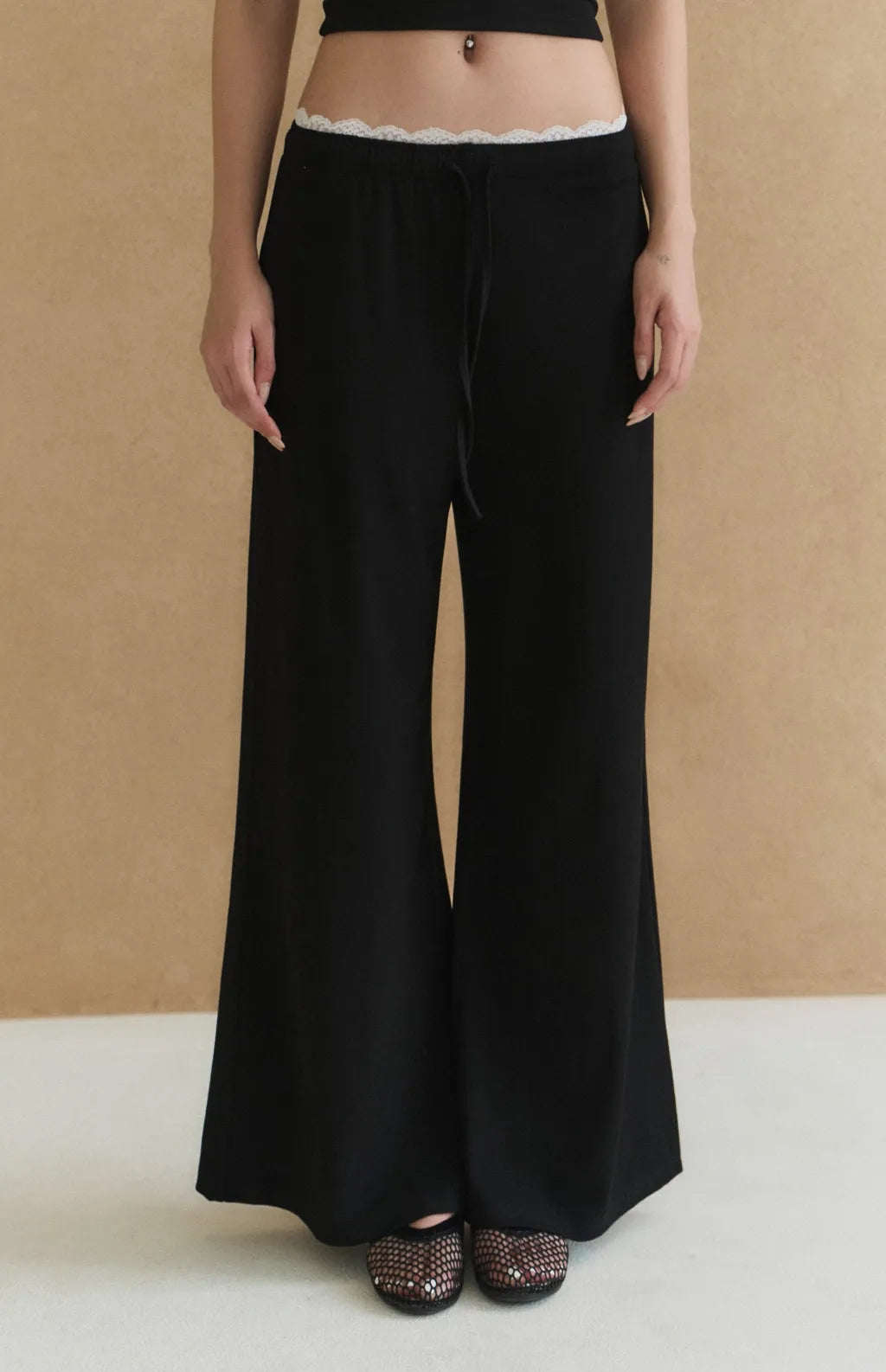 Lace-Trim Drawstring Wide-Leg Pants<br/>蕾絲滾邊抽繩寬褲