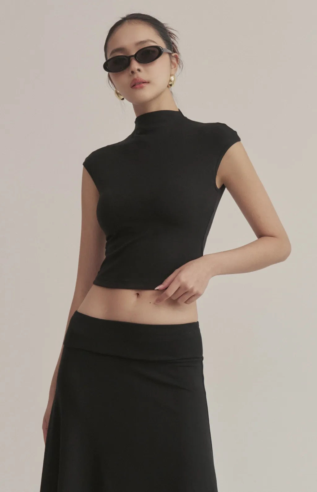 Soft Ribbed Mock-Neck Cap-Sleeve Crop Bra Top<br/>柔彈羅紋高領包肩Bra Top