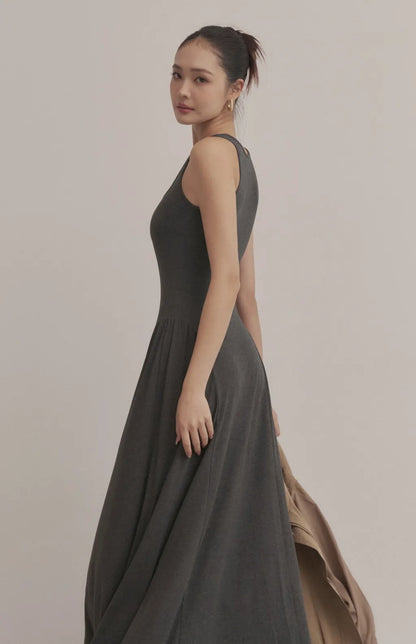 Square-Neck Ruched Maxi Bra Dress<br/>方領削肩抓皺修身Bra Dress