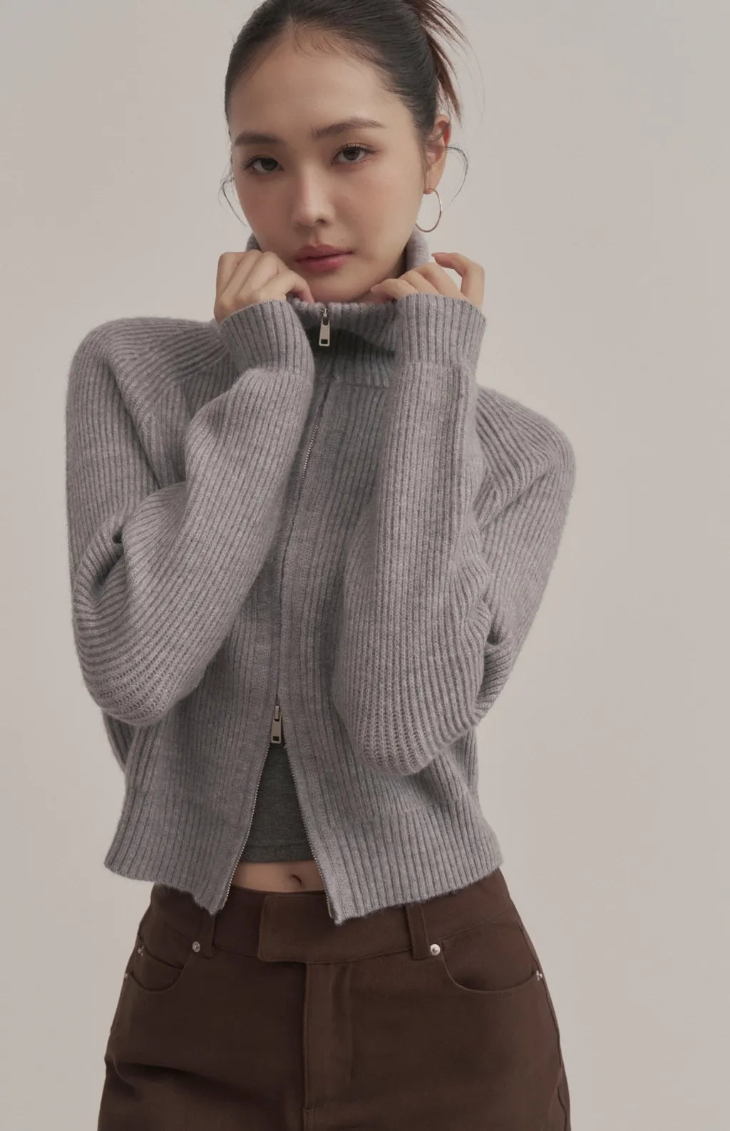 Ribbed Collared Two-Way Zip Knit Jacket<br/>坑條翻領拉鍊針織外套