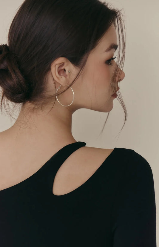 Cozy Wool-Blend One Shoulder Long Sleeve Bra Top<br/>羊毛暖絨不對稱簍空長袖Bra Top