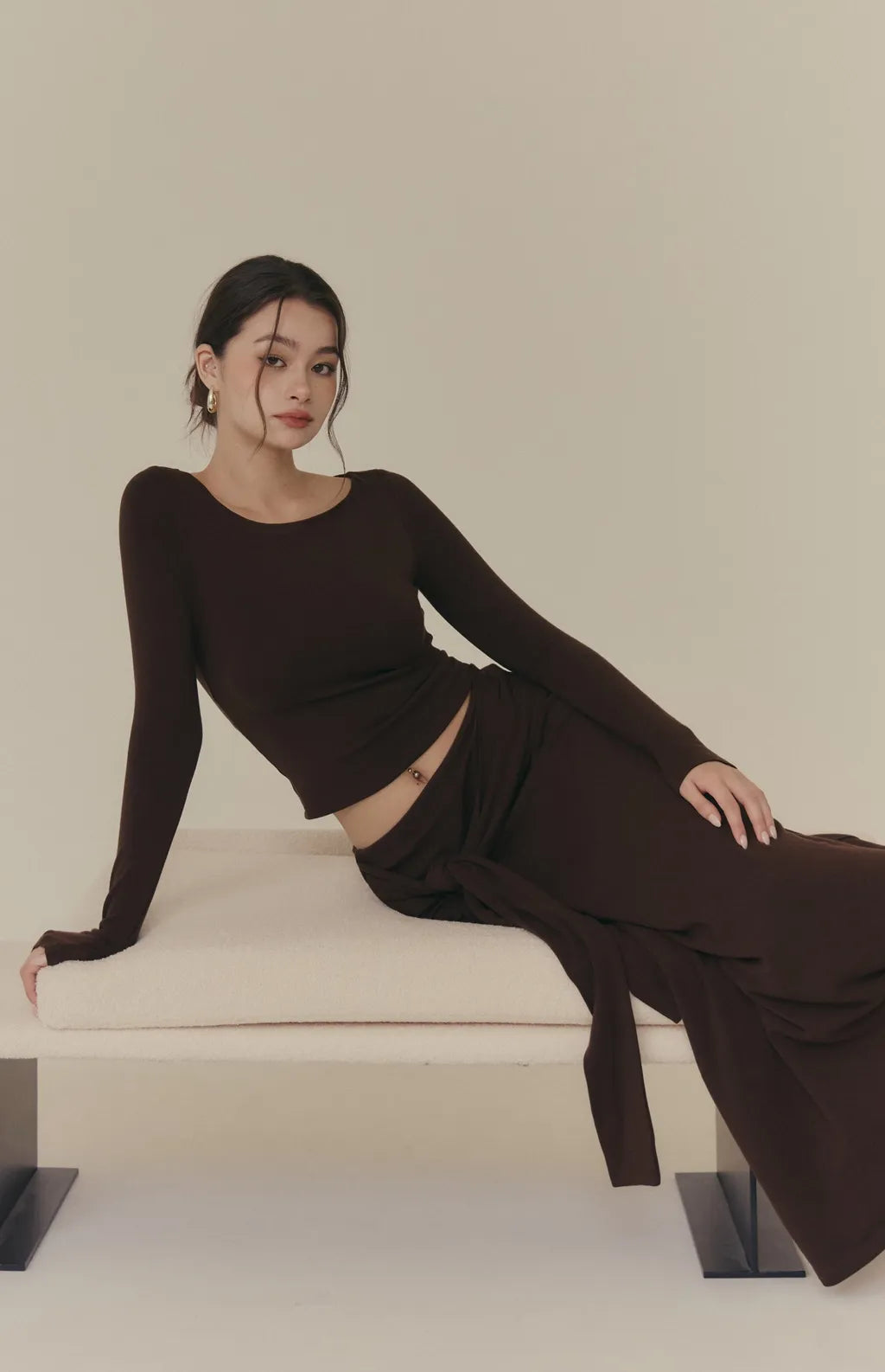 Cozy Wool-Blend Backless Long Sleeve Bra Top<br/>羊毛暖絨船型領美背長袖Bra Top